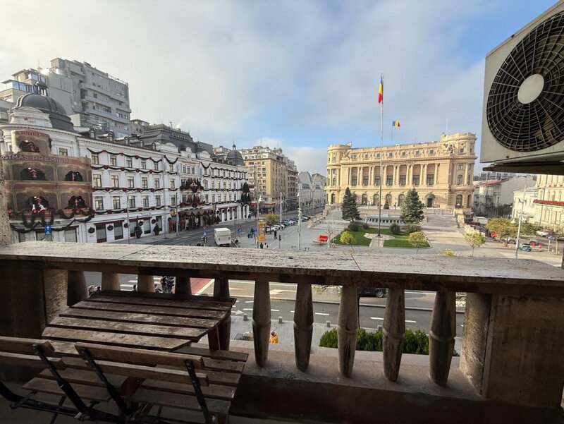 Universitate, Calea Victoriei, bloc Romarta inchiriere 3 camere renovat