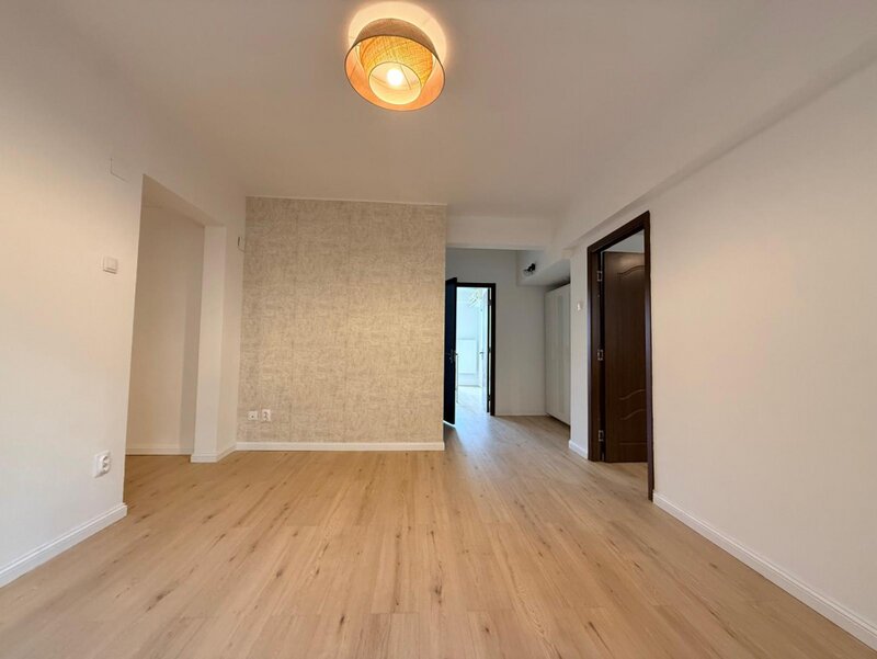 Universitate, Calea Victoriei, bloc Romarta inchiriere 3 camere renovat