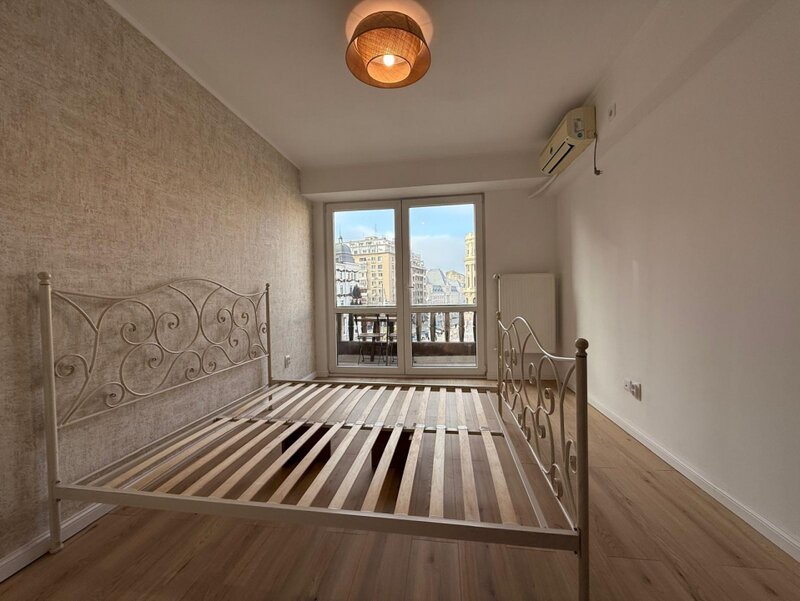 Universitate, Calea Victoriei, bloc Romarta inchiriere 3 camere renovat