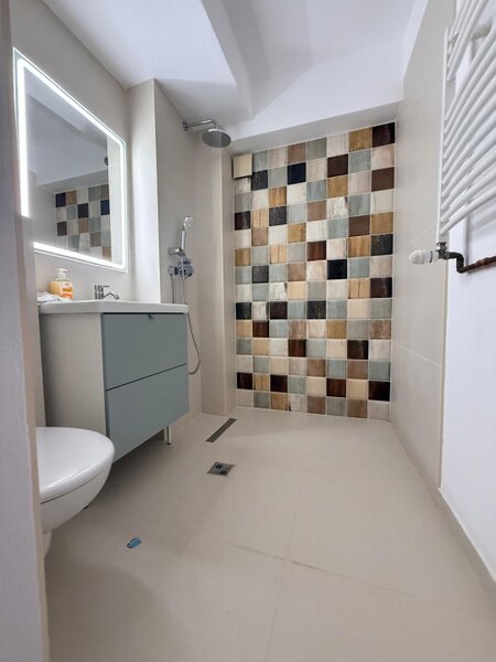 Universitate, Calea Victoriei, bloc Romarta inchiriere 3 camere renovat